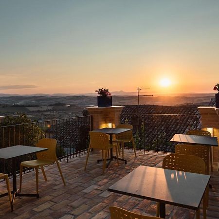 Ognissanti Guesthouse & Suites Fermo Bagian luar foto