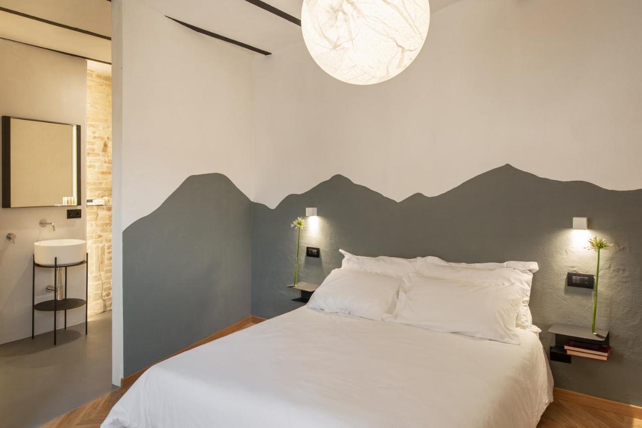 Ognissanti Guesthouse & Suites Fermo Bagian luar foto