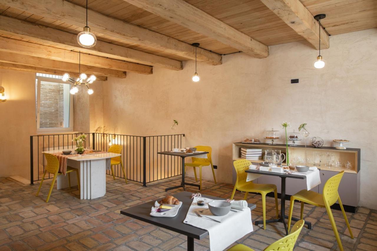 Ognissanti Guesthouse & Suites Fermo Bagian luar foto