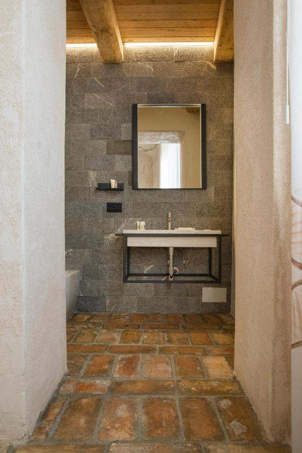 Ognissanti Guesthouse & Suites Fermo Bagian luar foto