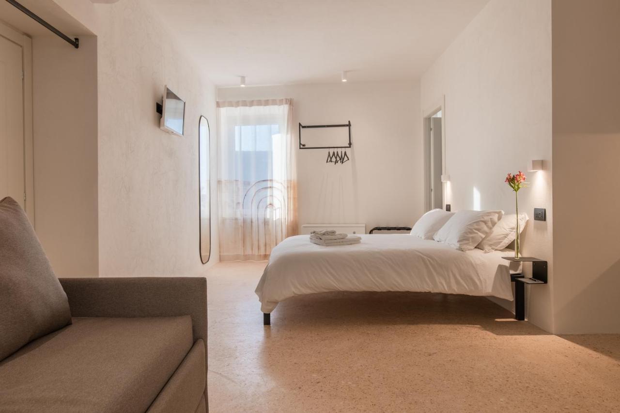 Ognissanti Guesthouse & Suites Fermo Bagian luar foto