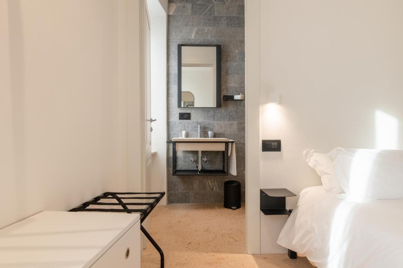 Ognissanti Guesthouse & Suites Fermo Bagian luar foto