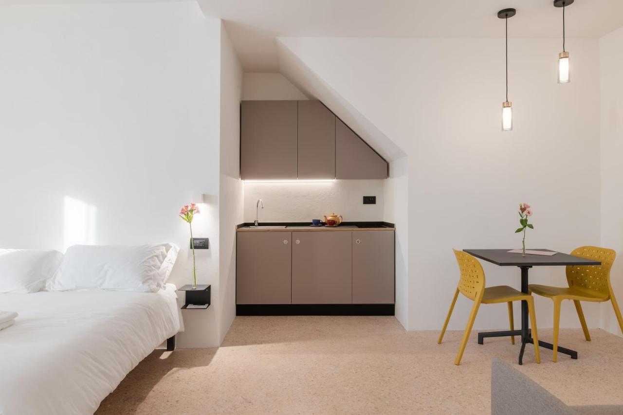 Ognissanti Guesthouse & Suites Fermo Bagian luar foto